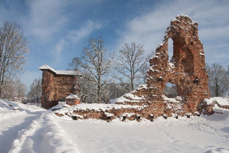 Viljandi ordulinnuse varemed ja Jaani kirik rephoto