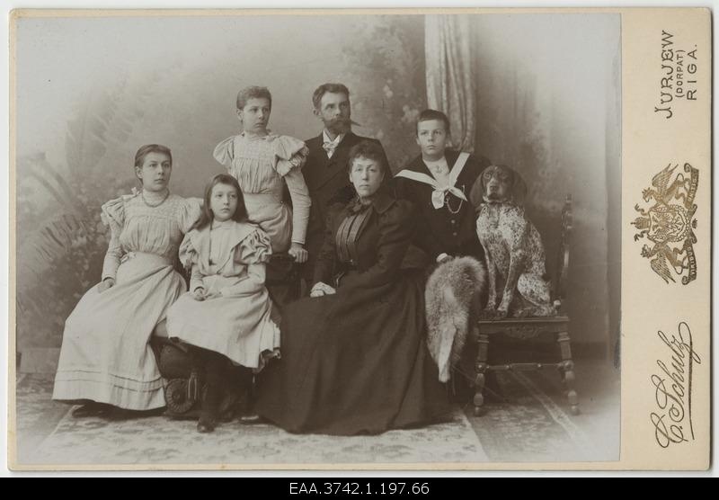 Family of Raehlmann's ateljeefoto