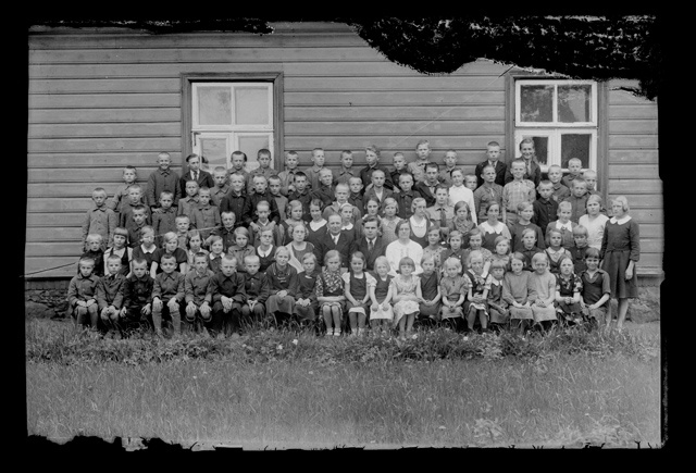 Saadjärve Algkooli õpilased ja õpetajad, 21. mai 1937
