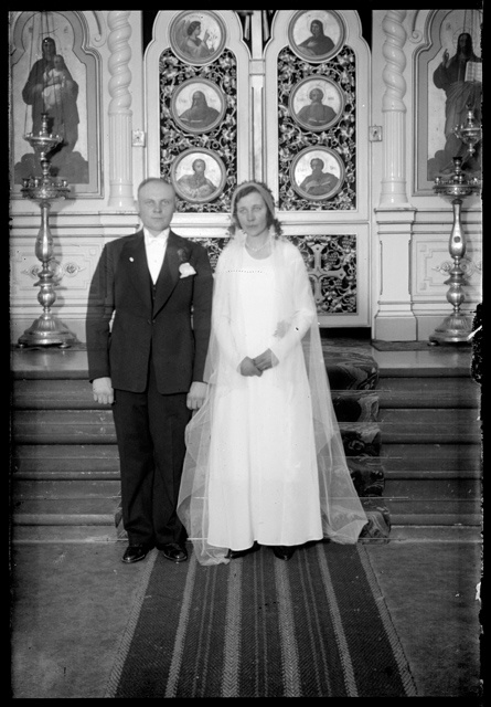 Laulatus - pruutpaar kirikus