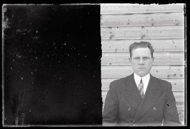 Ülikonnas mesterahvas - portree