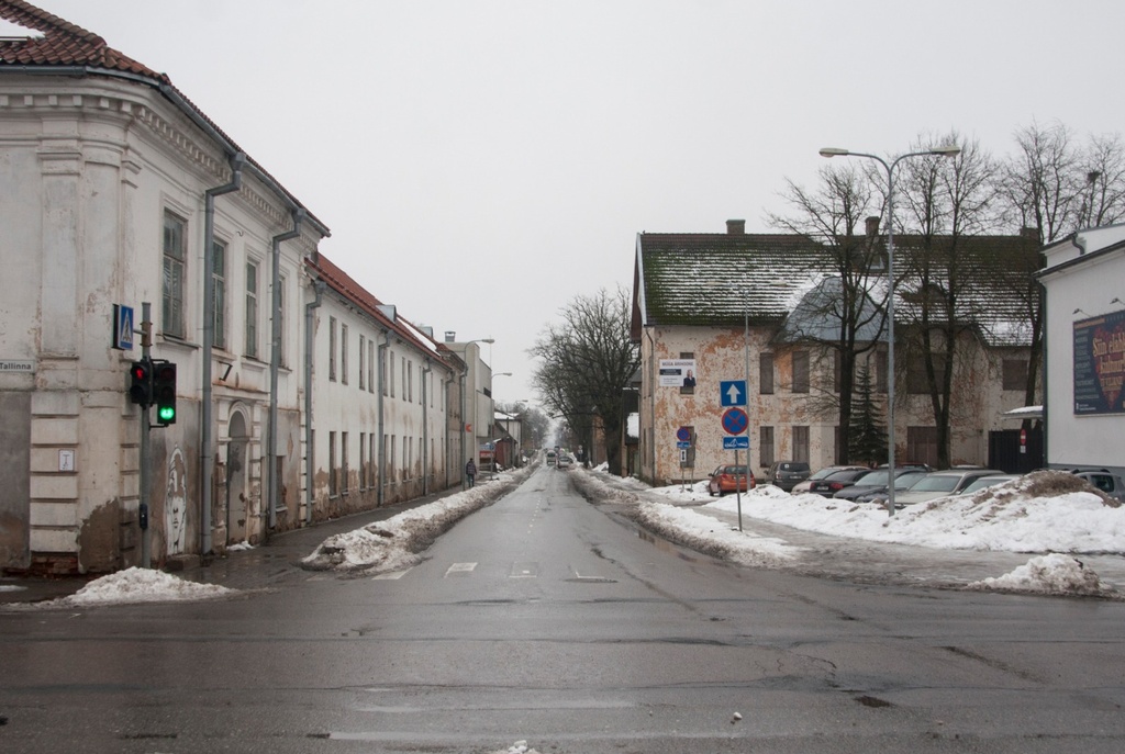 trükipilt, Viljandi, Veski (Jakobsoni) tn, paremal aadlipreilide pansionaat (stift), peegelpildis, u 1905 rephoto