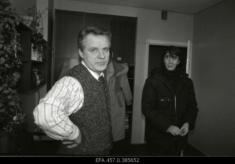 Moscow radio correspondent in Tallinn, journalist Heimar Lenk (in front plan) and director of the French Luceum in Tallinn, Lauri Leesi.