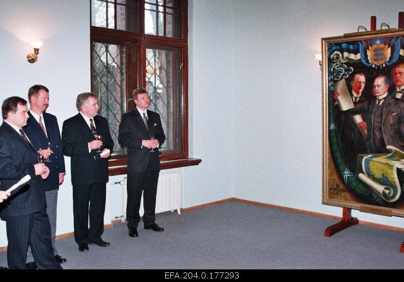 Prime Minister Mart Siimann (from the left), Member of the Riigikogu Siim Kallas, Chairman of the Supervisory Board of as Silmet Grupp Tiit Vähi and President of Eesti Pank Vahur Graft on the 80th anniversary of the Republic of Estonia during the demonstration of the Rescue Committee.