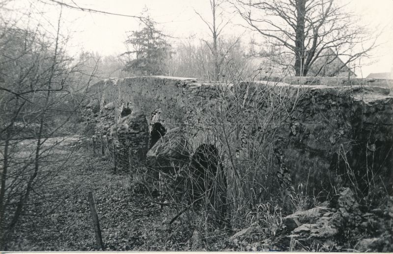 Photo. Bridge of Vanamõisa Manor. Black and white. Located in Hm 5025.