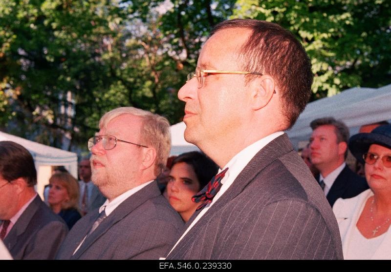 Opening of the new building of the Embassy of the United Kingdom (Wismari Street). Estonian Foreign Minister T.H. Ilves (best), Estonian Prime Minister Mart Laar.