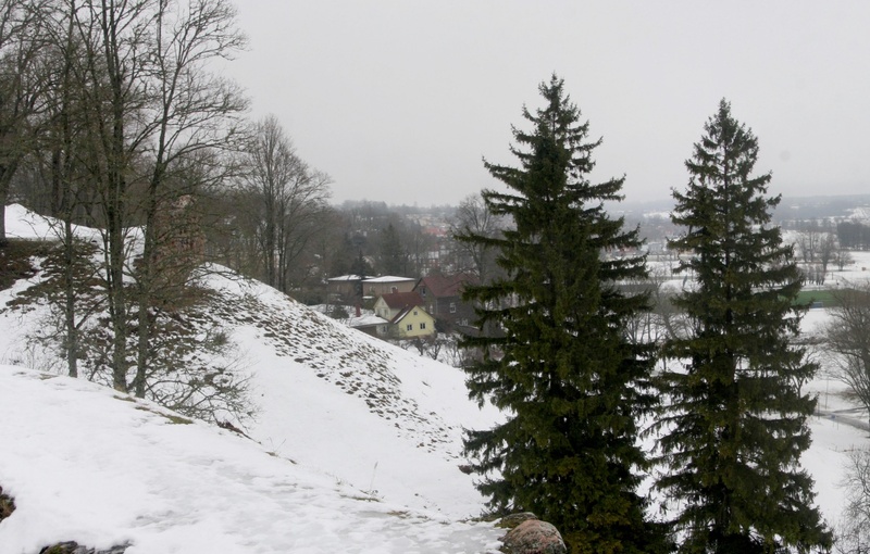 foto albumis, Viljandi, lossimäed, linn II Kirsimäelt, talvel, u 1910, foto J. Riet rephoto
