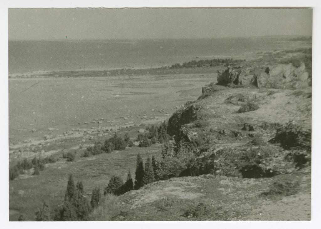 View of the unit from the bank to Kessulai