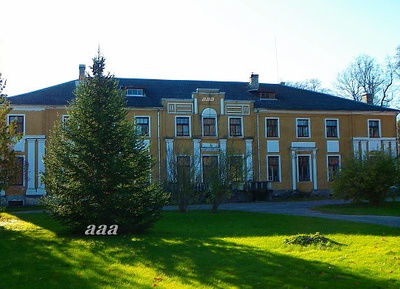 Foto. Väimela mõisa härrastemaja, pildistatud õue poolt. rephoto