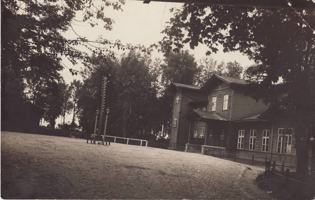Photo: Jõgeva Railway Station from the back