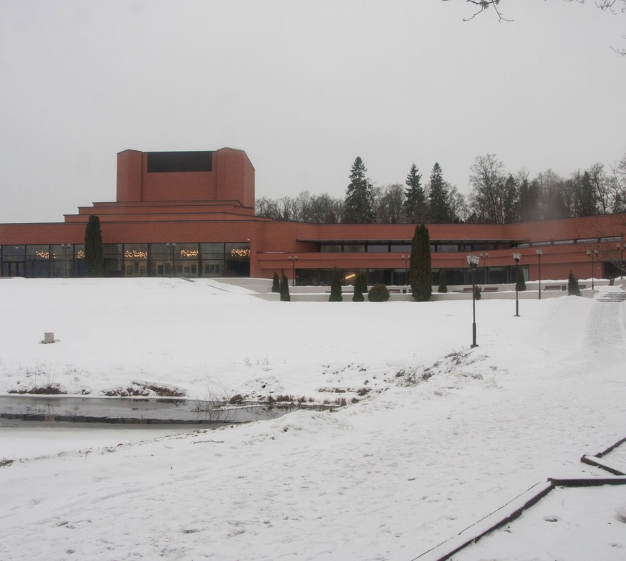 Ugala Theatre in Viljandi, view of the building rephoto
