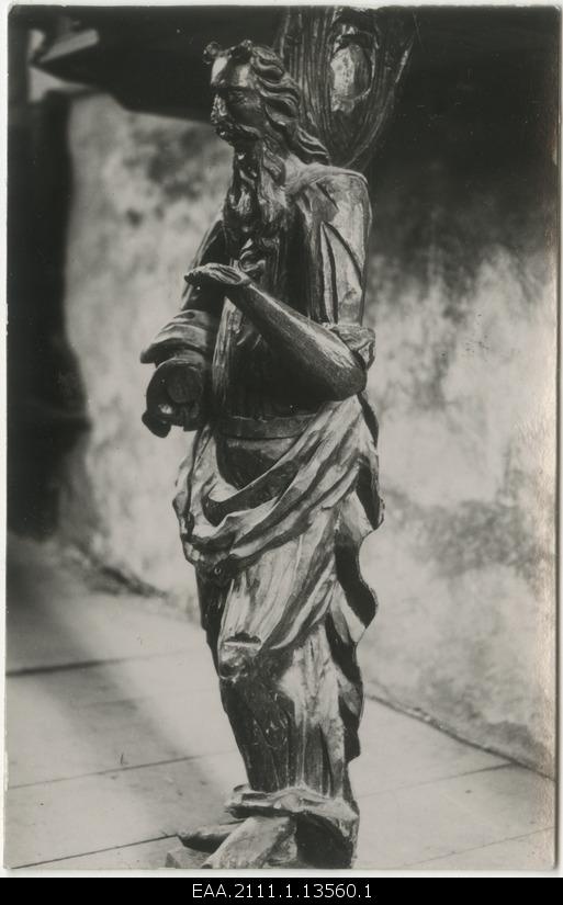 Wooden Moses' form at the beginning of the dance in the Haljala Church