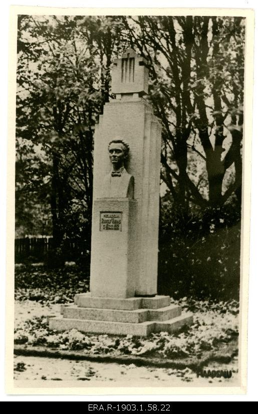 Rudolf Tobiase monument Haapsalu (author Roman Haavamägi-Espenberg)