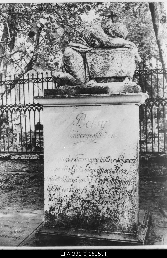 Baltic-German origin Dorothea Elisabeth von Pahleni grave monument at the Ilumäe cemetery.