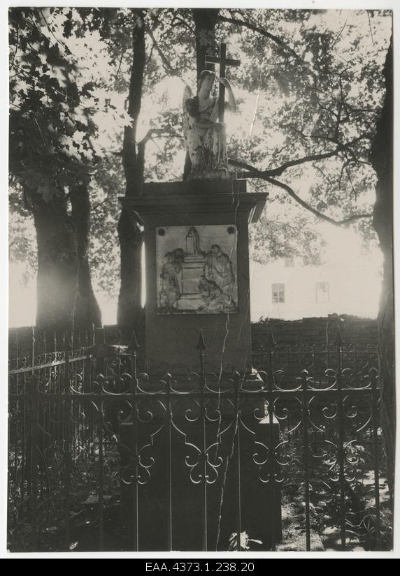 Reinhold Wilhelm von Essen's grave monument on the cemetery of Viru-Nigula