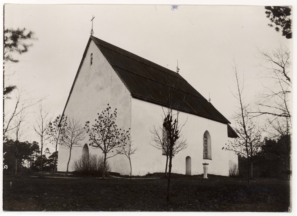 External view of Vormsi Olevi Church from SW
