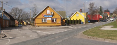 foto, Viljandi, Jakobsoni tn- Tartu tn ristmik, pood Leib-Sai (Kaika pood), u 1975 rephoto