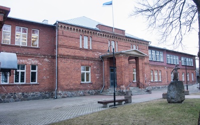 Fotopostkaart. Viljandi Eesti Põllumeeste Seltsi hoone. rephoto