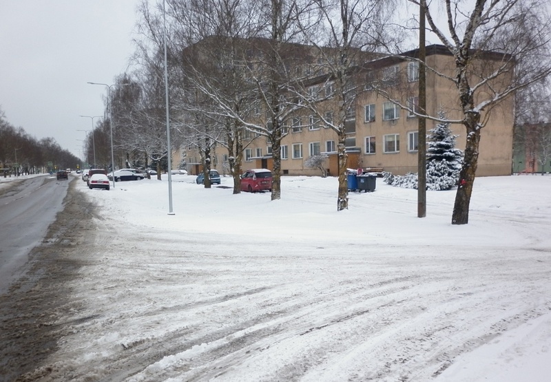 foto, Viljandi, Männimäe elurajoon, Riia mnt 71 ja 81, auto Villis, talv 1978, foto E. Veliste rephoto