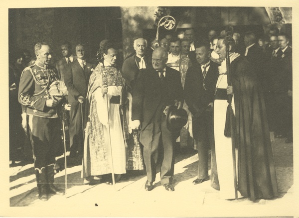 Blessing of Bishop h. b. Money Mountain in 1934: g. Jonson, e. Eidem, K. Päts, J. Masing, h. b. Money Mountain