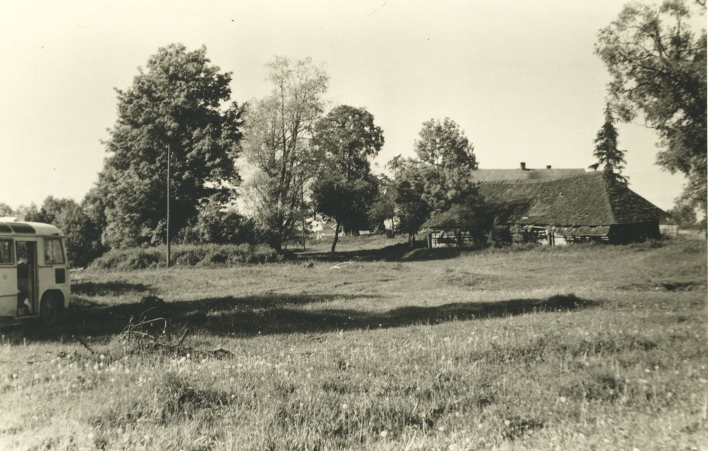 Henrik Visnapuu's birthplace in Maardina farm in 1971