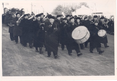 Wound, Give a funeral on the way to the cemetery. 17.03.1957 Orchestra.  similar photo