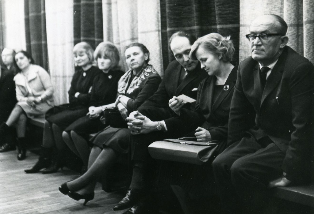 For. : August Sang, Ellen Niit-Kross, Jaan Kross, Linda Viiding Literature evening at the House of Writers 17.02.1966.
