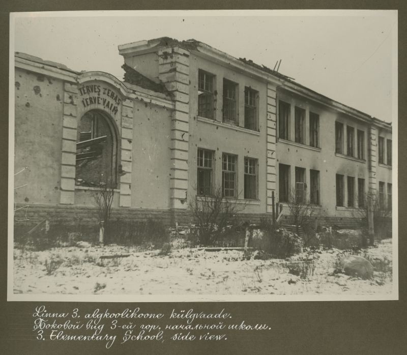 War breaks in Narva. Side view of the 3rd primary school building.