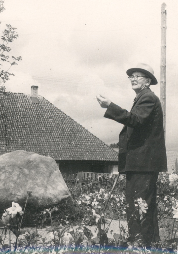 FR. In Tugla at the birthplace of the stone in 1963.