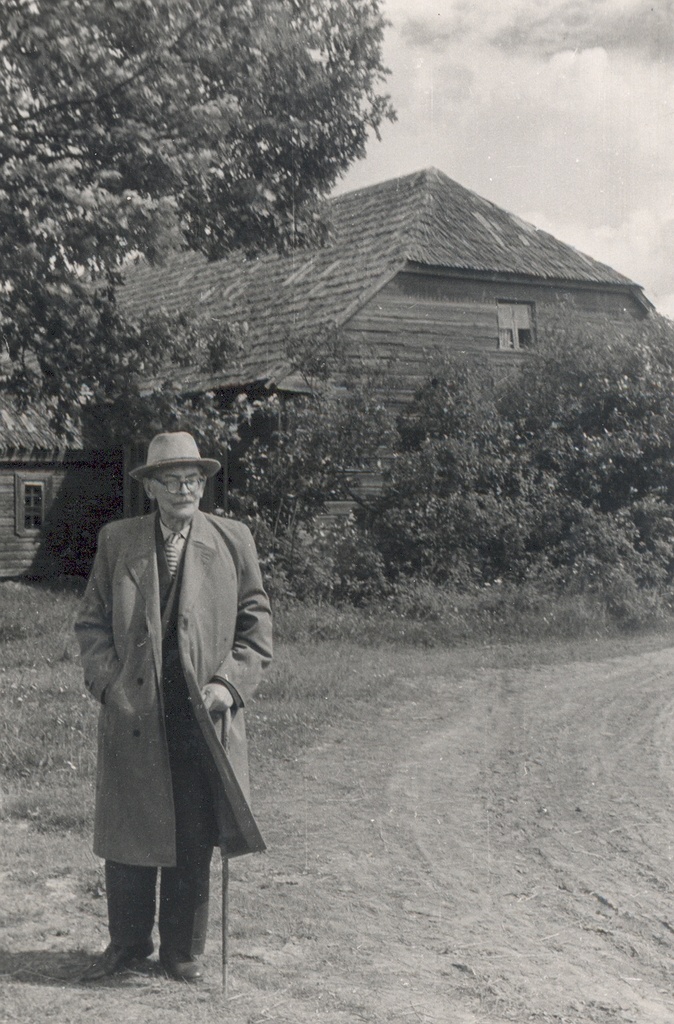 FR. In Tuglas at Võnnu School House in 1963.