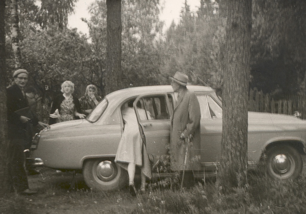 FR. Tuglas, b. Alver, e. Tuglas and J. Eilart Valgemetsas 1963.