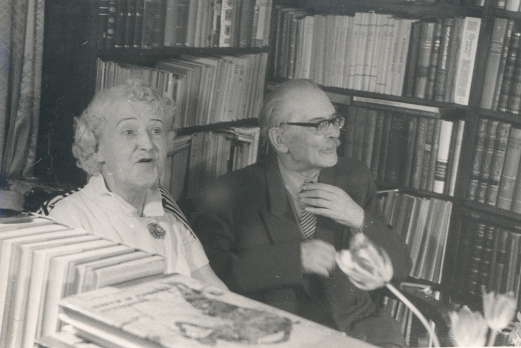 Elo and Friedebert Tuglas at home 6. VI 1963