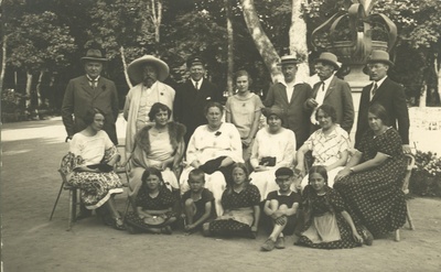 August Kitzberg, Johanna Kitzberg, with Prof Paldrock's wife in a group photo  duplicate photo