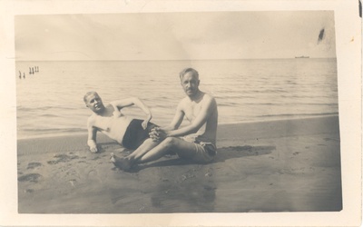 Vilde, Eduard and Luts, Karl Narva-Jõesuusu in 1925.  duplicate photo