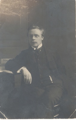 Ed. Hubel "Tallinna Journal" editorial  duplicate photo