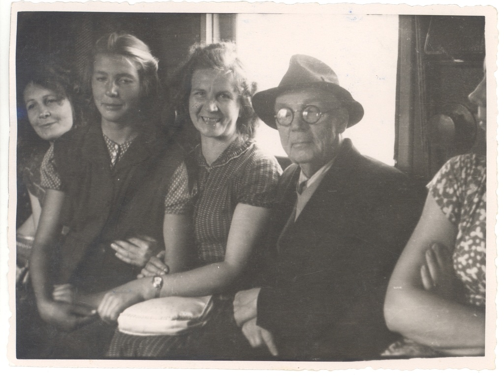 Ed. Hubel with random travel partners on Viljandi-Tallinn train 6.III 1956