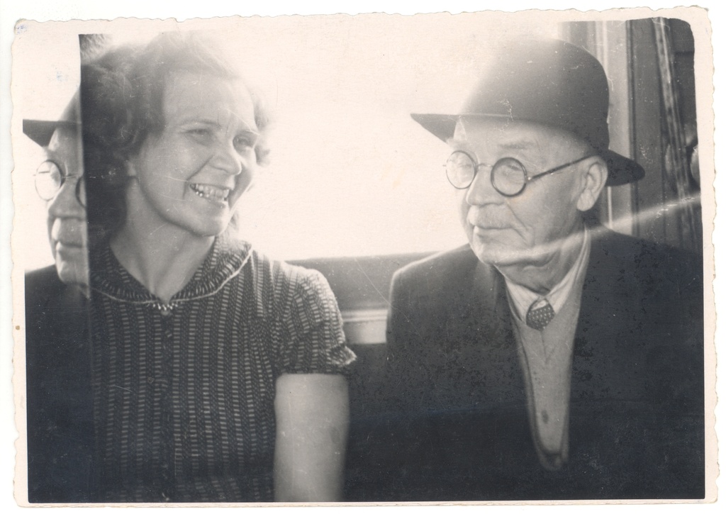 Ed. Hubel with a random travel partner on Viljandi-Tallinn train 6.III 1956