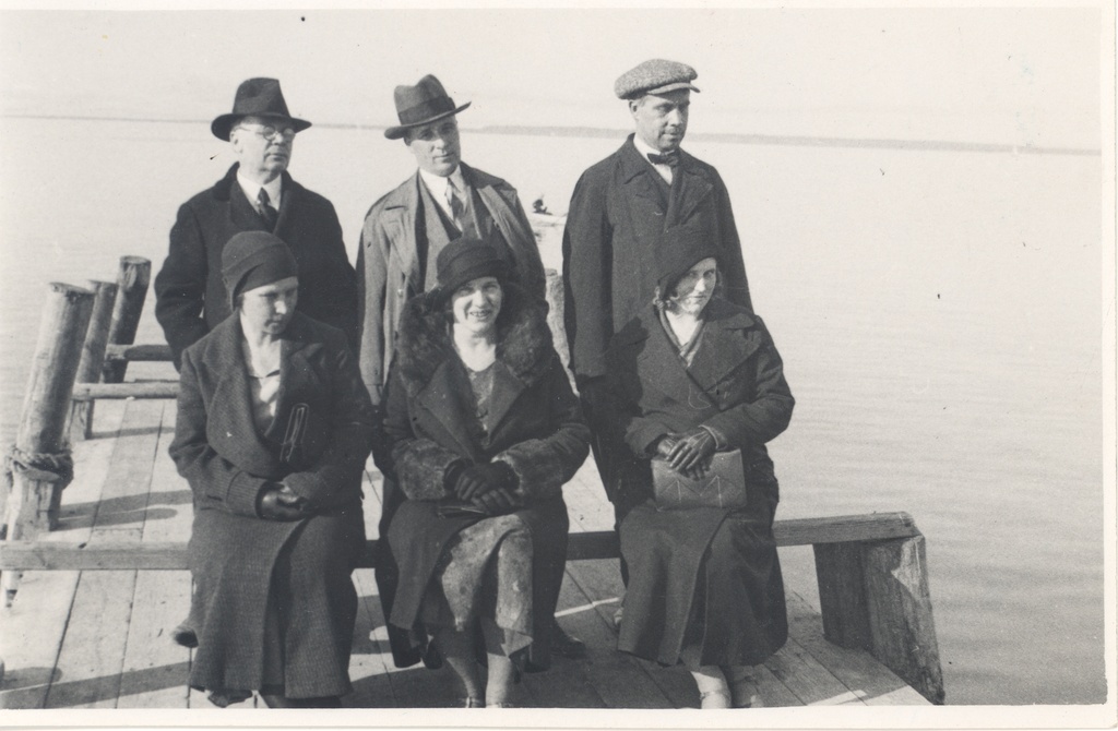 Ed. Hubel with unknown Kuressaare on the sea