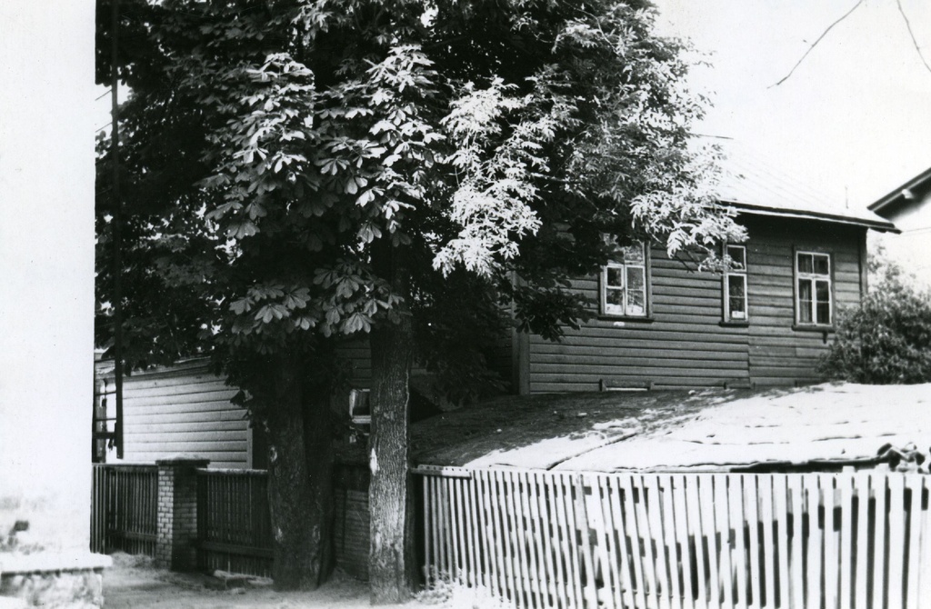 Tartu, Narva mnt 113, where K. Ristikivi lived at the beginning of the university years (view by the courtyard)