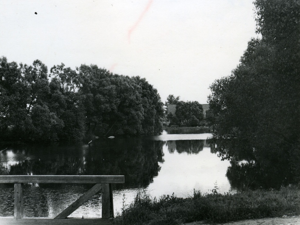 Veski pais lake at the former Vao Manor