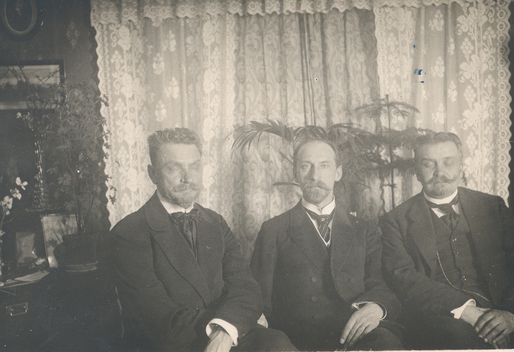 M. Martna, J. Tõnisson and K. Menning