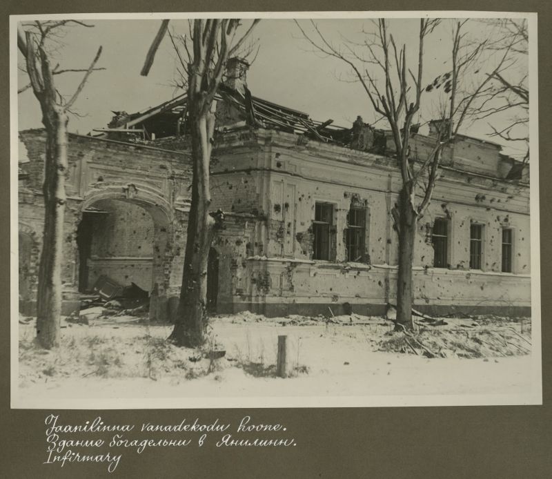 War breaks in Narva. The Old House building of Jaan City.