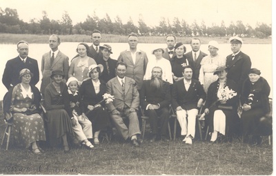 Meeting of young Estonians in Kuressaare ca 1935  duplicate photo