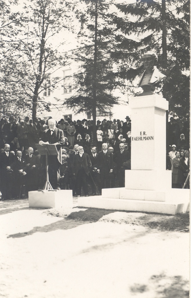 FR. From the opening of R. Faehlmann's memorial pillar. 1930