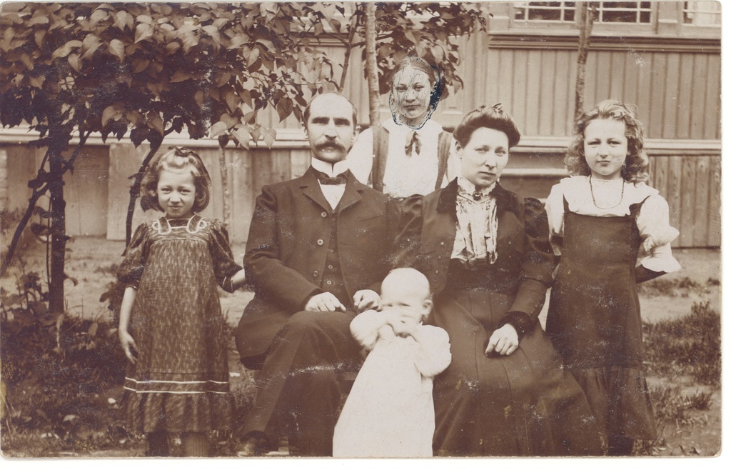 Otto Grossschmidt's wife and children