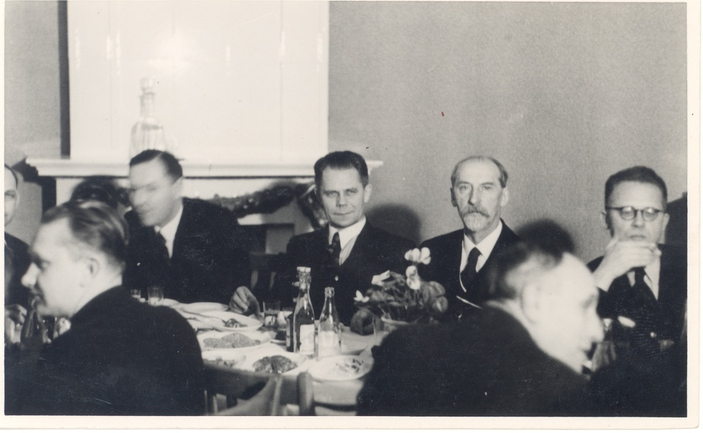 Right: Andrus Saareste, Jaan Tõnisson, Hans Kruus, Richard Kleis