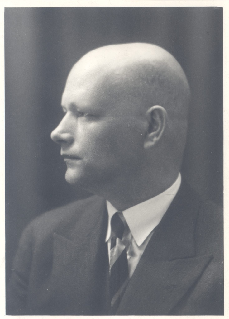 Gailit, August