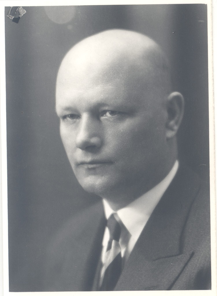 Gailit, August