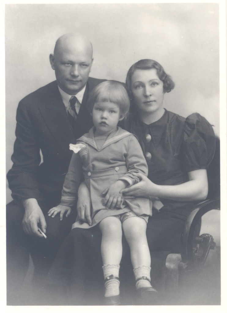 Gailit, August family