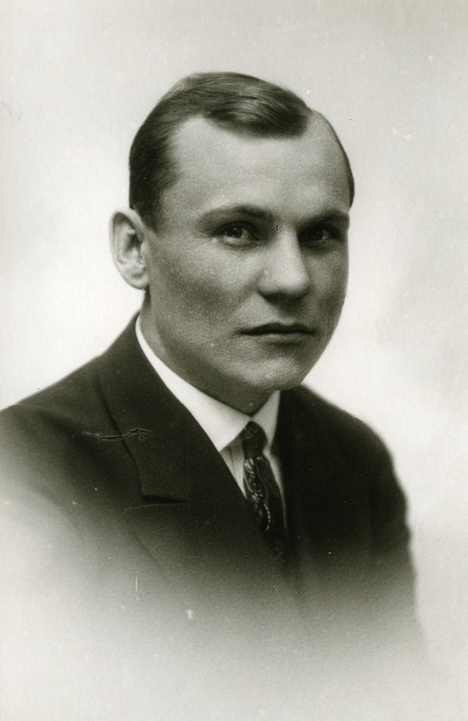 Kivikas, Albert